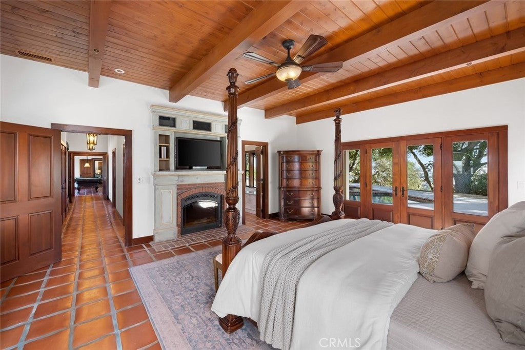 2755 San Fernando