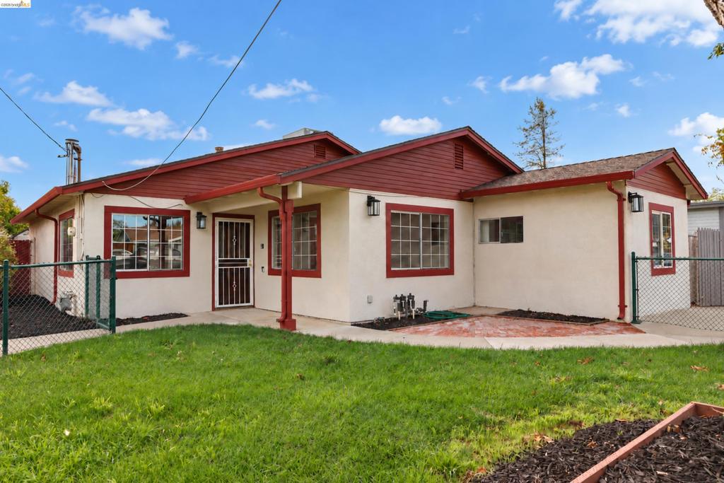 1161 Olivina Ave