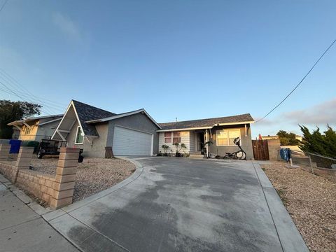 Photo of 2745 Kausman St St, San Diego, CA 92139 (MLS # 250038197SD) Photo of 2745 Kausman St St, San Diego, CA 92139 (MLS # 250038197SD)