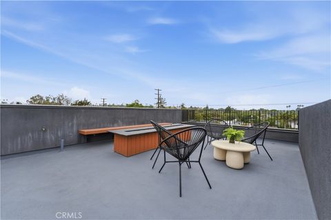 Photo of 11700 Charnock RD, Los Angeles, CA 90066 (MLS # LG26077771)