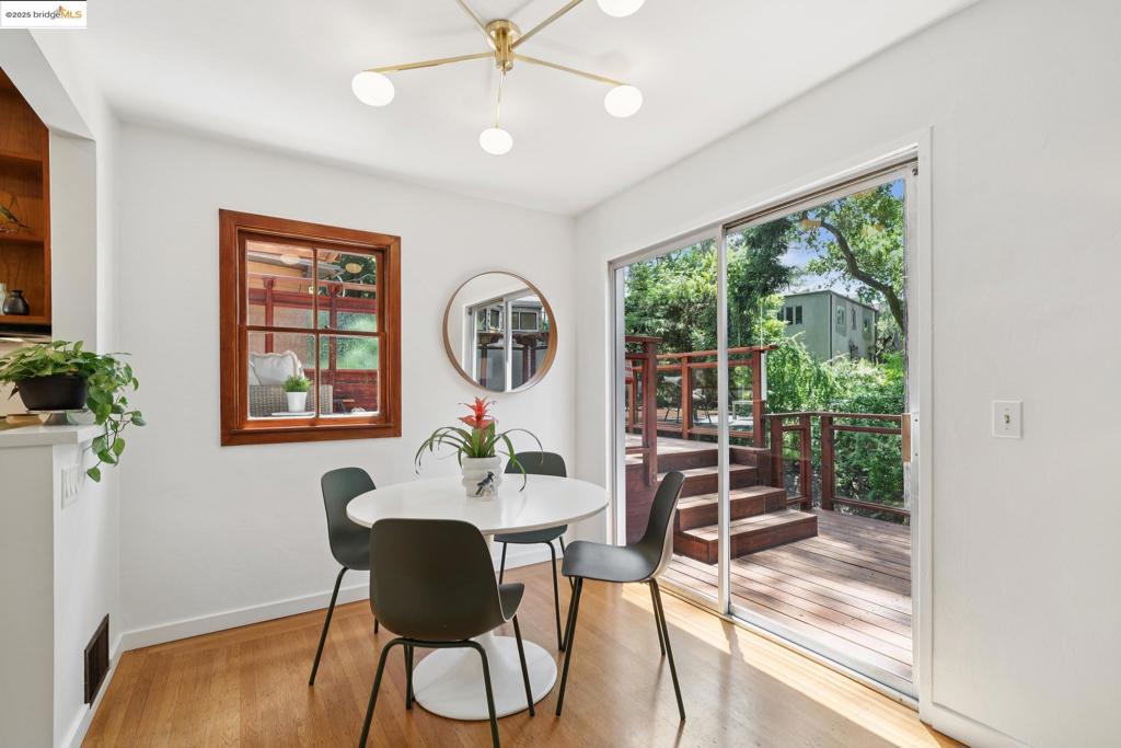 1000 OAKS HEIGHT - Residential