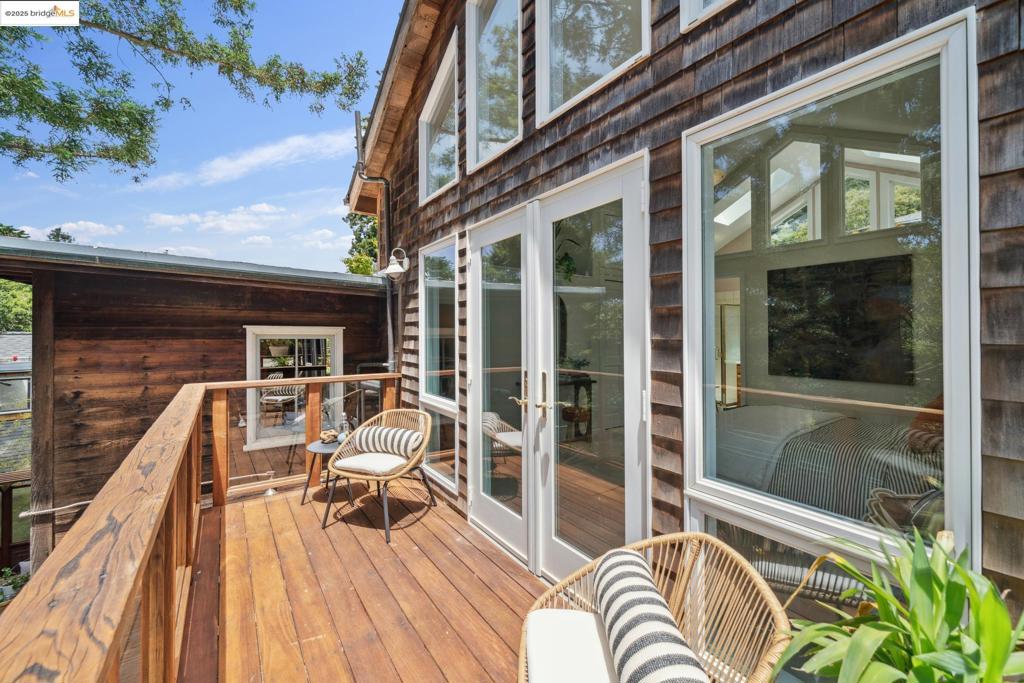 1000 OAKS HEIGHT - Residential