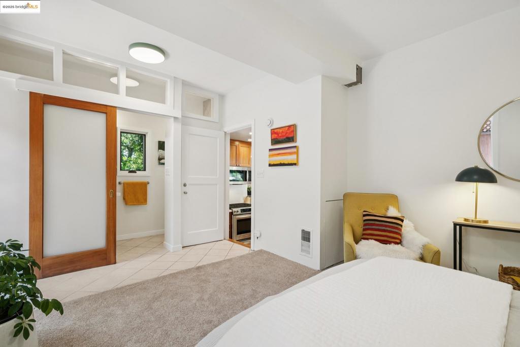 1000 OAKS HEIGHT - Residential
