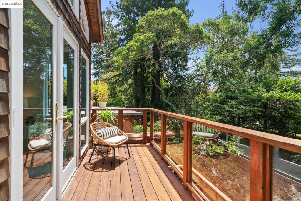 1000 OAKS HEIGHT - Residential