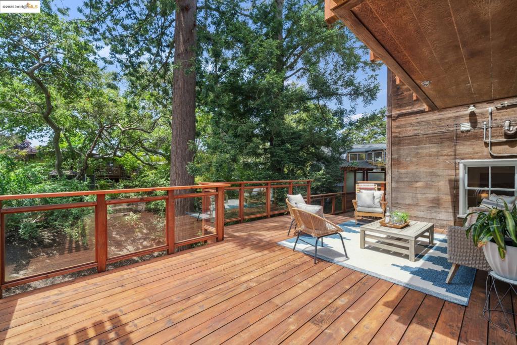 1000 OAKS HEIGHT - Residential