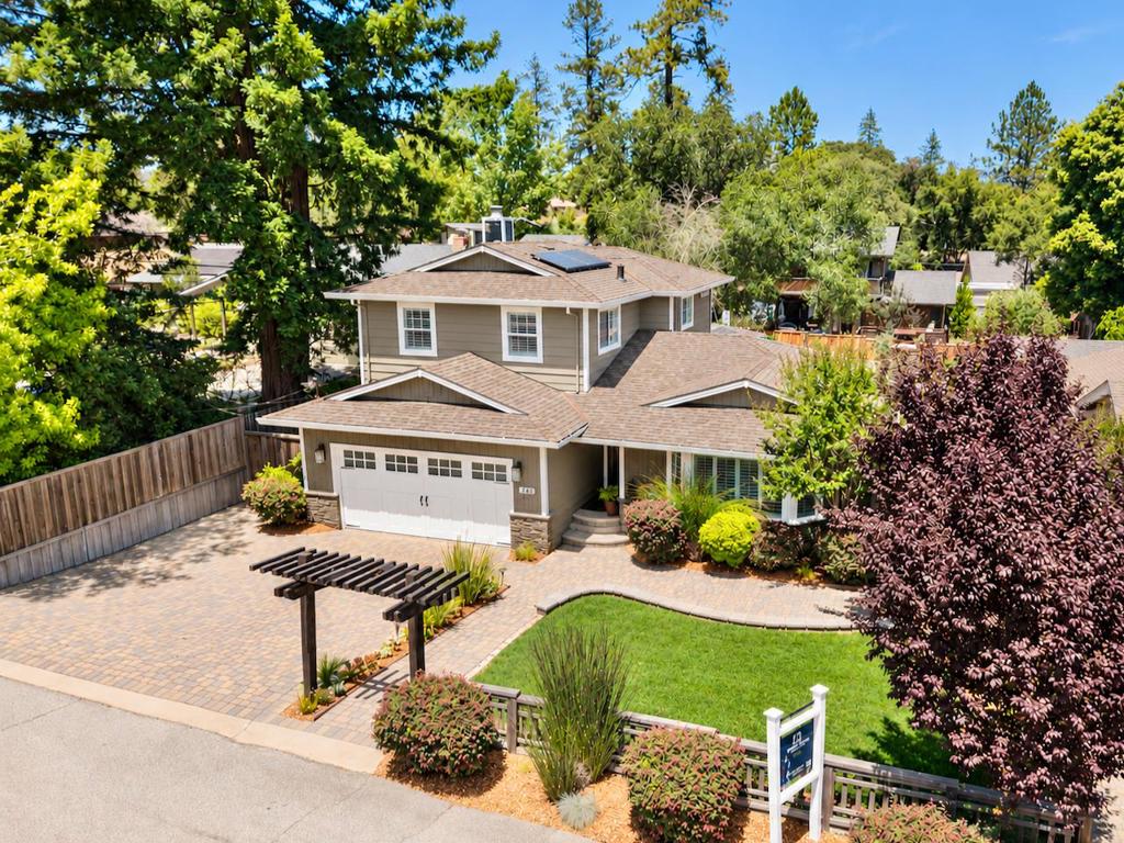 240 Bobs Lane