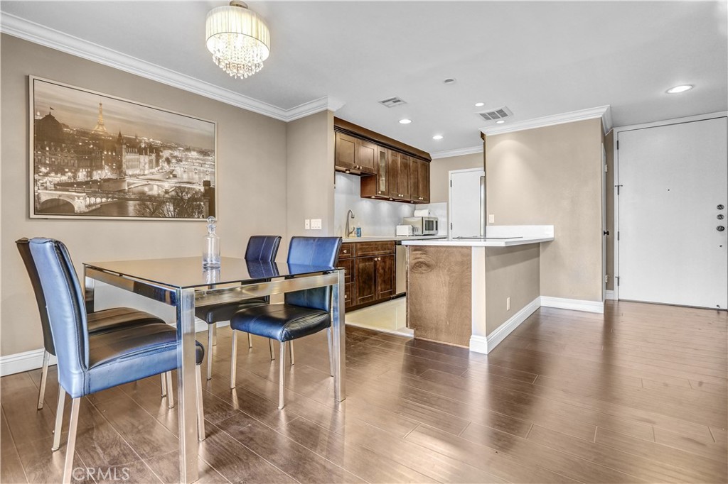 100 S Doheny Drive 315