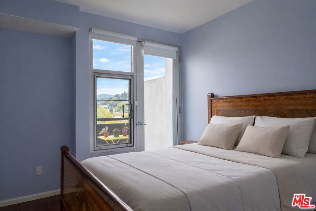 4111 W Sunset Boulevard 543