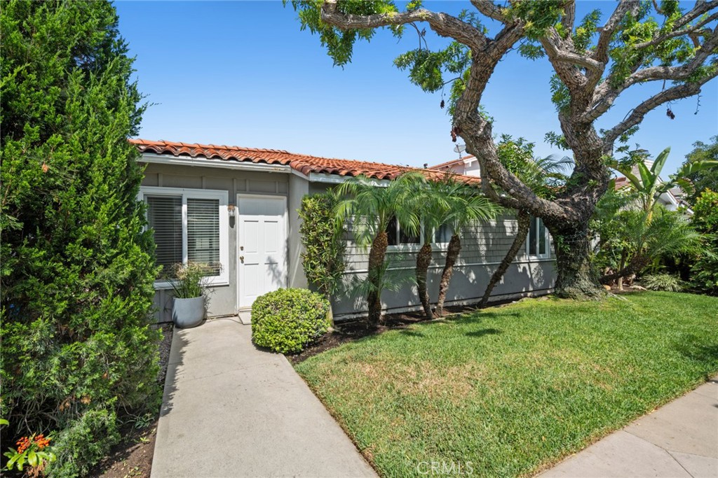 Welcome to this stunning single-story home, ideally located in the highly sought-after community of Lido Isle in Newport Beach. Set on a spacious 45-foot lot with a desirable street-to-Strada location, this three-bedroom, two-bath residence features a versatile bonus room that opens directly to the Strada—perfect as an office, guest suite, lounge, or even a primary suite—and captures the essence of coastal living. The home offers an abundance of natural light, vaulted ceilings, and a thoughtful single-level layout that flows seamlessly to a south-facing patio—ideal for year-round indoor-outdoor living. Inside, enjoy a cozy fireplace, oven range, dishwasher, and the convenience of an attached two-car garage with extra storage. Freshly painted and move-in ready, this home is just steps from the island’s tennis and pickleball facilities. Beyond your front door, Lido Isle offers a truly unique lifestyle with its charming Stradas, private beaches, yacht club, parks, and a close-knit community atmosphere—making every day feel like a vacation.
Whether you’re seeking a full-time residence or a weekend retreat, this property combines comfort, style, and location to deliver the ultimate Newport Beach lifestyle.
