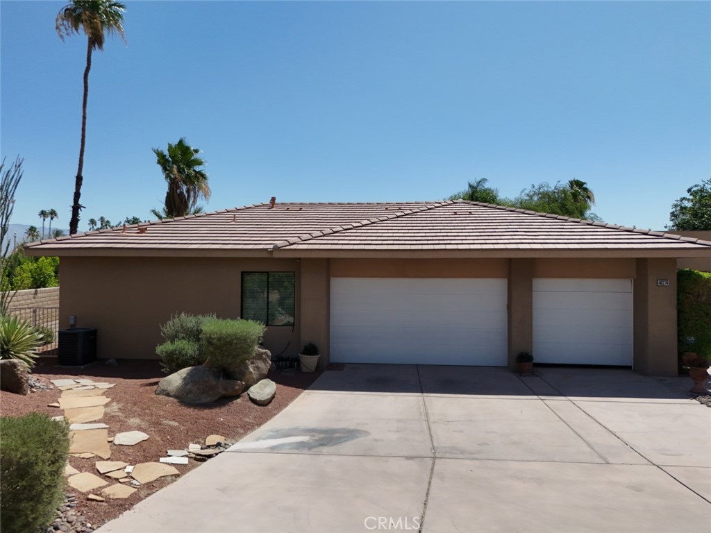 46274 Roadrunner Lane