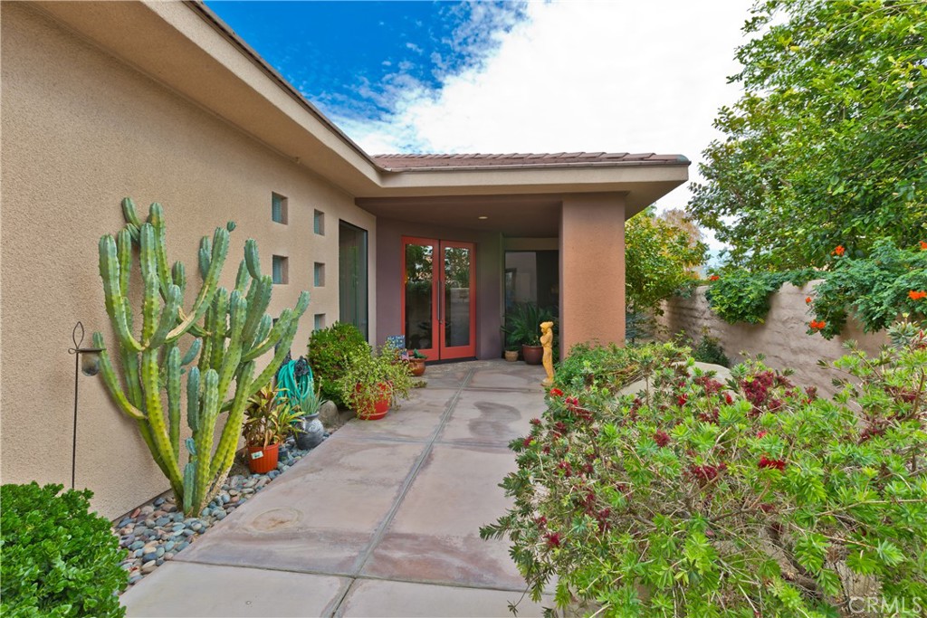 46274 Roadrunner Lane
