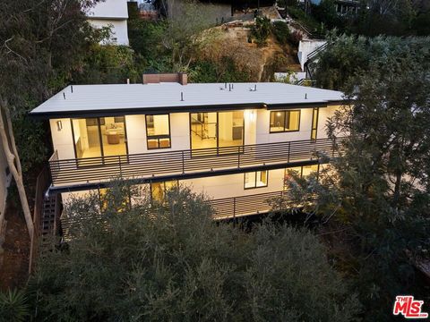 3147 Hollyridge Drive Los Angeles CA 90068