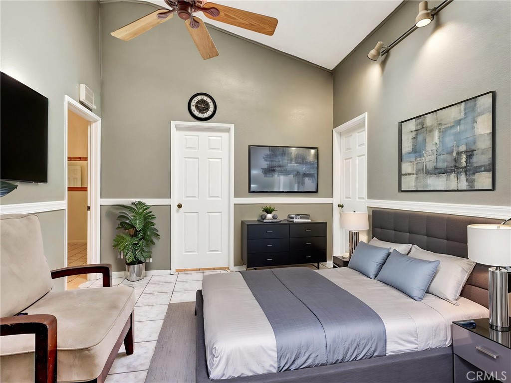 2470 Hayes
