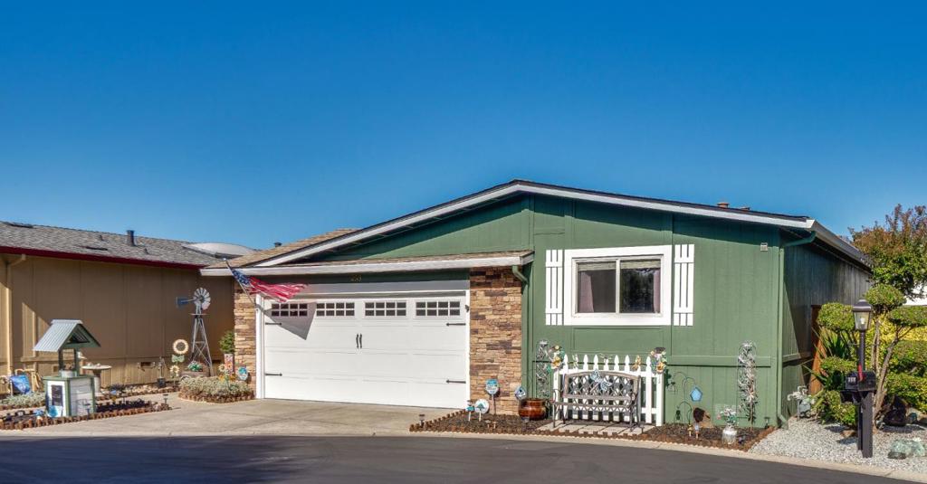 259 Forest Dr 259