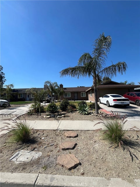 Photo of 14785 Mallory DR, Fontana, CA 92335 (MLS # CV26126228)