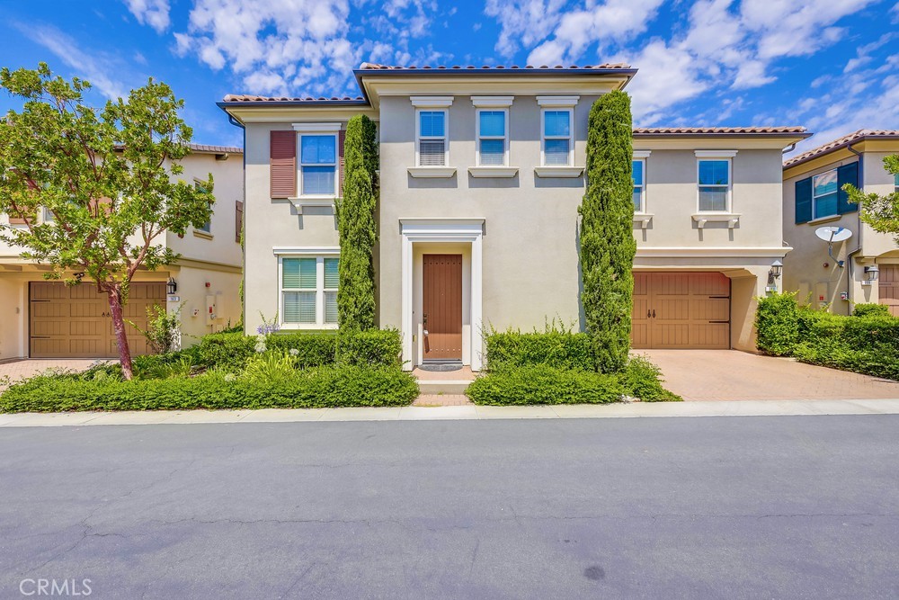 A stunning single-family home in the highly desirable Garden Hill enclave of Portola Springs. This 2,767 sq ft residence offers 4 bedrooms, 3 full bathrooms, a loft, and a 2-car garage, combining elegance, functionality, and modern comfort.
The open-concept floor plan features a spacious great room, dining area, and a gourmet kitchen with granite countertops, a large center island, and stainless-steel appliances. One bedroom with a full bathroom downstairs provides flexibility for guests or multi-generational living. Upstairs, you’ll find a generous primary suite with dual sinks, a soaking tub, a separate shower, and a walk-in closet, plus two secondary bedrooms and a versatile loft ideal for an office or play area.
Enjoy the low-maintenance backyard - perfect for relaxing or entertaining. The home includes energy-efficient features, recessed lighting, upgraded flooring, and abundant natural light throughout.
Located in the master-planned Portola Springs community, residents have access to resort-style amenities: Olympic-size pools, parks, sports courts, playgrounds, BBQ areas, and a clubhouse, close to top-rated Irvine schools, shopping centers, and major freeways.