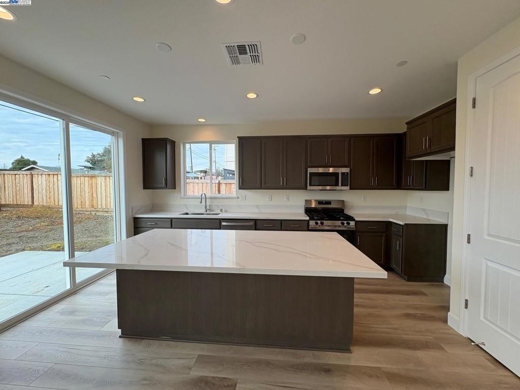 FAIRFIELD - Residential