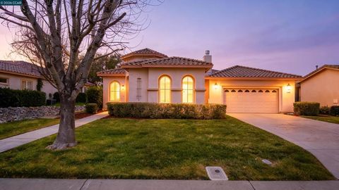 Photo of 175 175 Oakridge Way Way, Rio Vista, CA 94571 (MLS # 41125154)