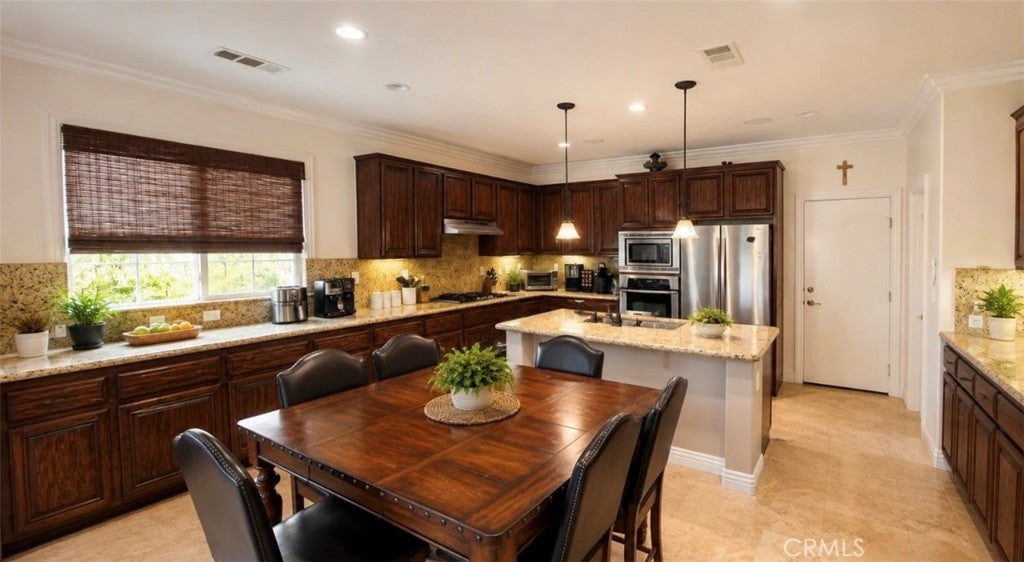 3002 Muir Mountain
