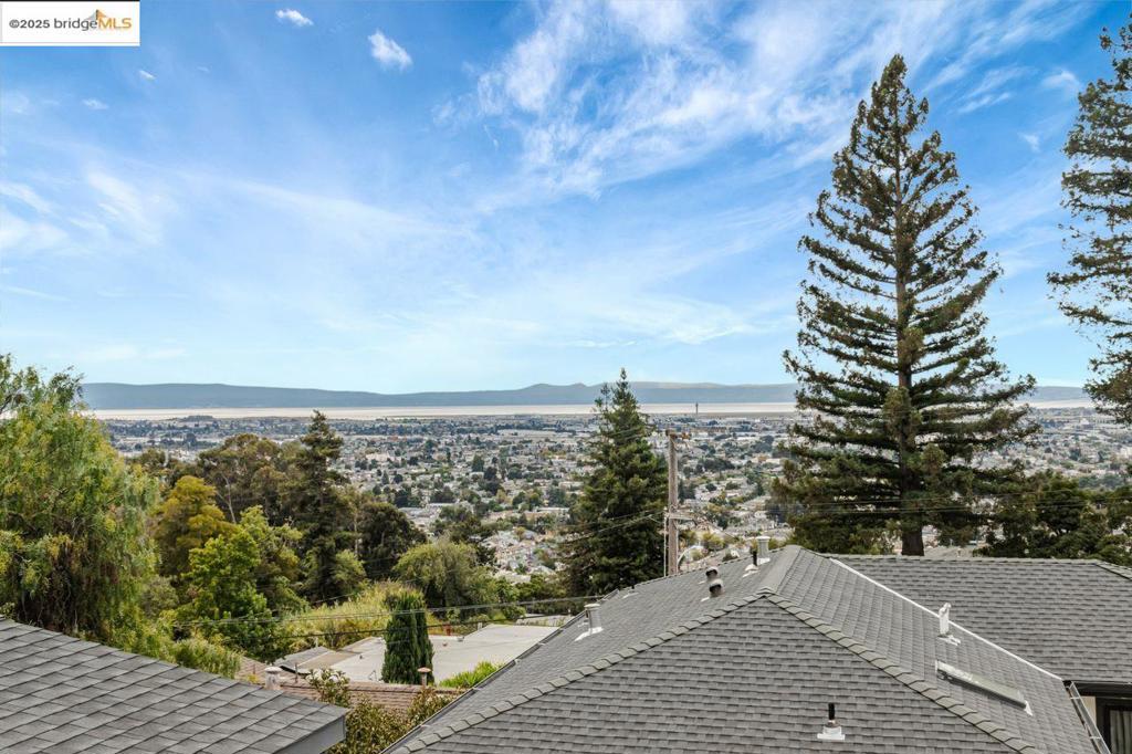 OAK KNOLL - Residential