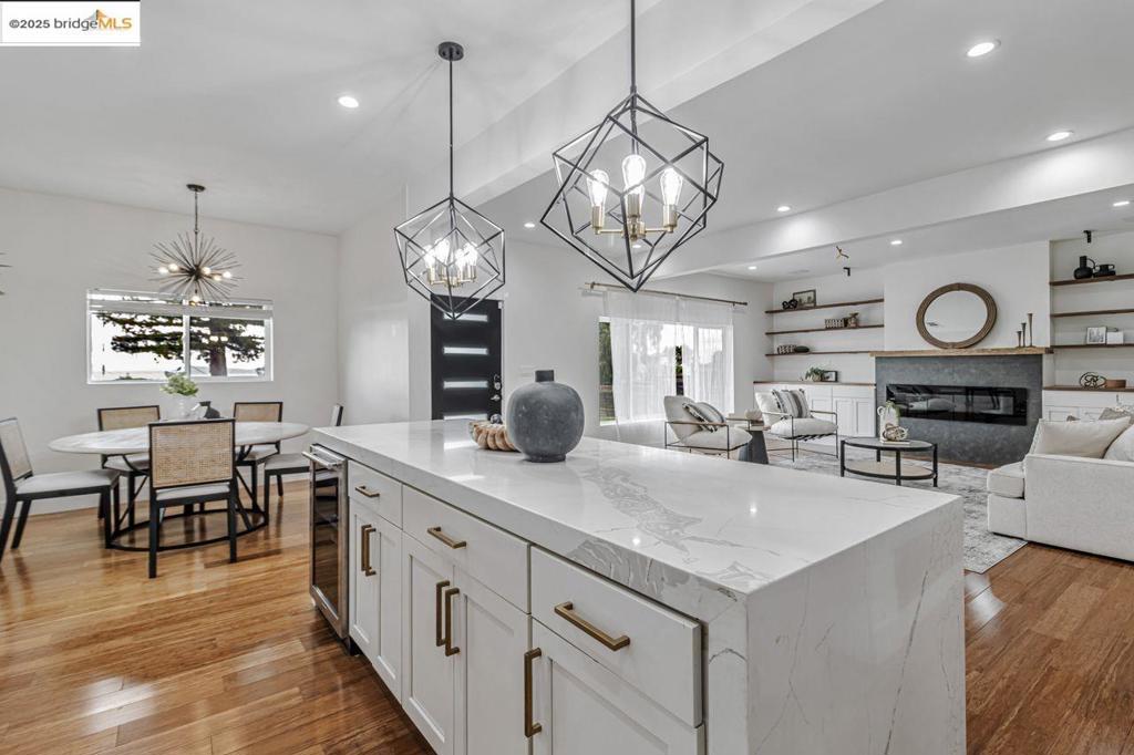 OAK KNOLL - Residential