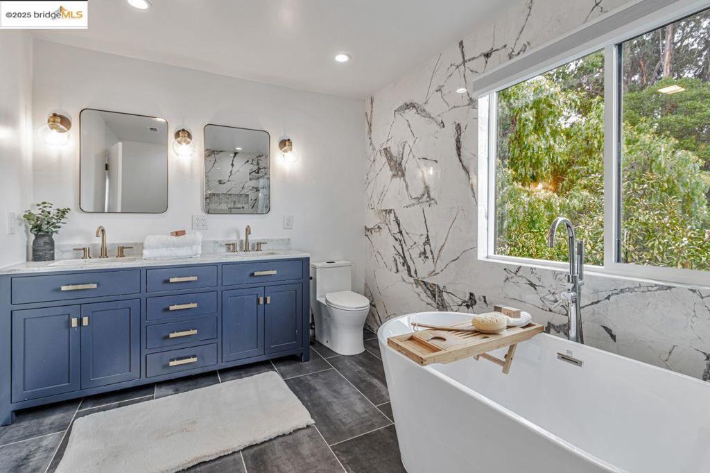 OAK KNOLL - Residential