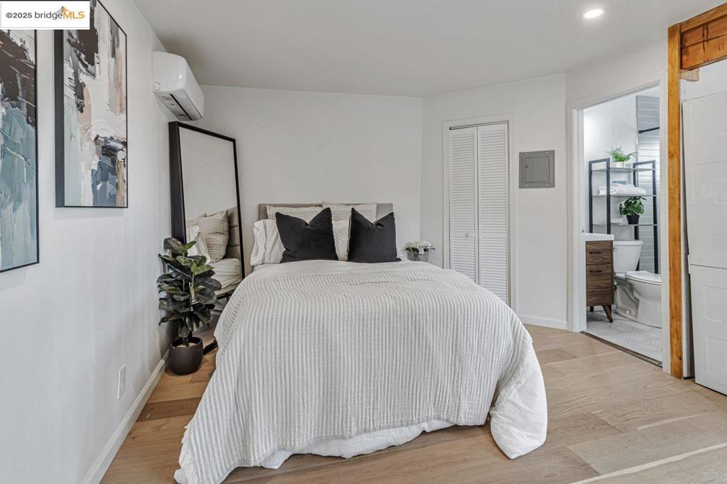OAK KNOLL - Residential