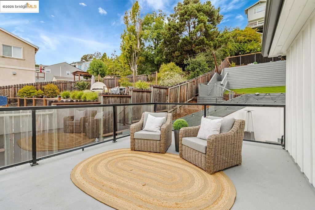OAK KNOLL - Residential