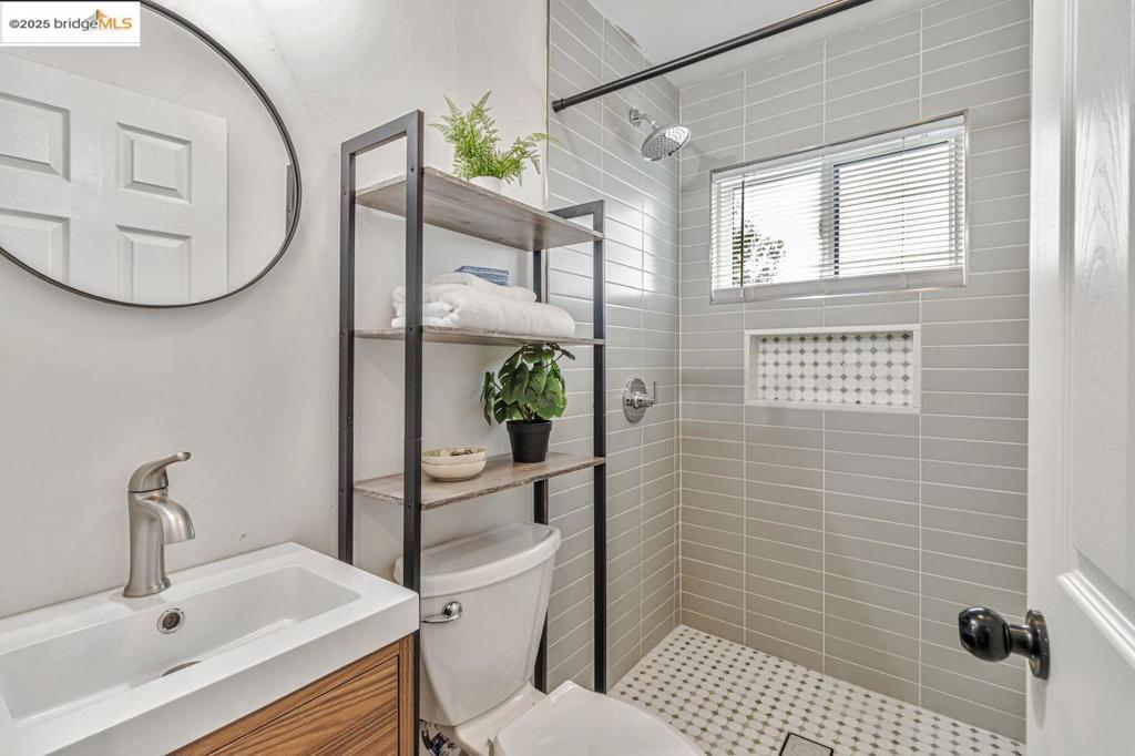 OAK KNOLL - Residential