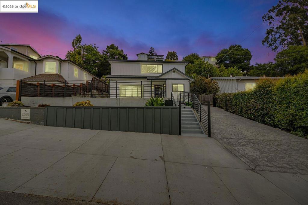 OAK KNOLL - Residential