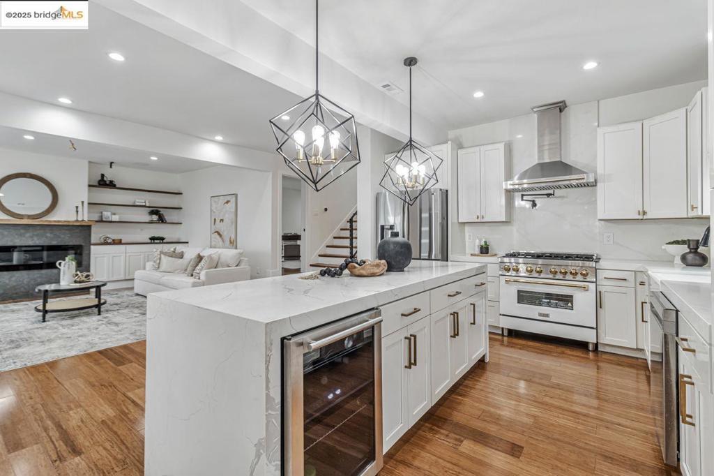 OAK KNOLL - Residential