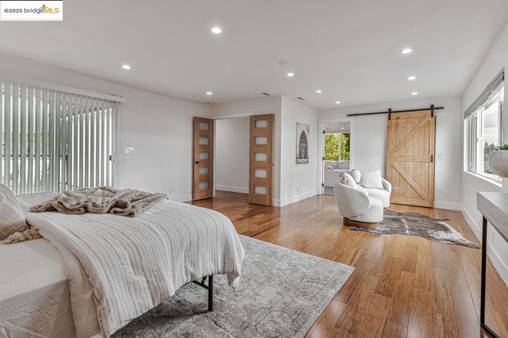 OAK KNOLL - Residential