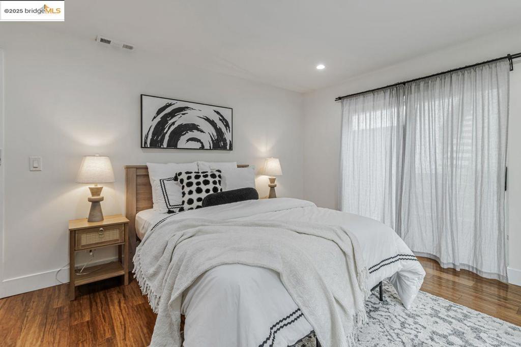 OAK KNOLL - Residential