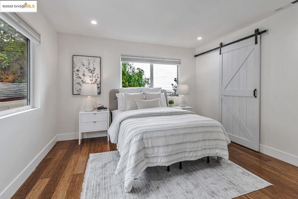 OAK KNOLL - Residential