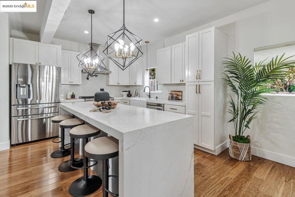 OAK KNOLL - Residential