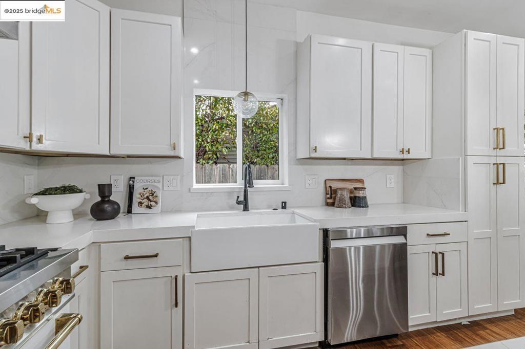 OAK KNOLL - Residential