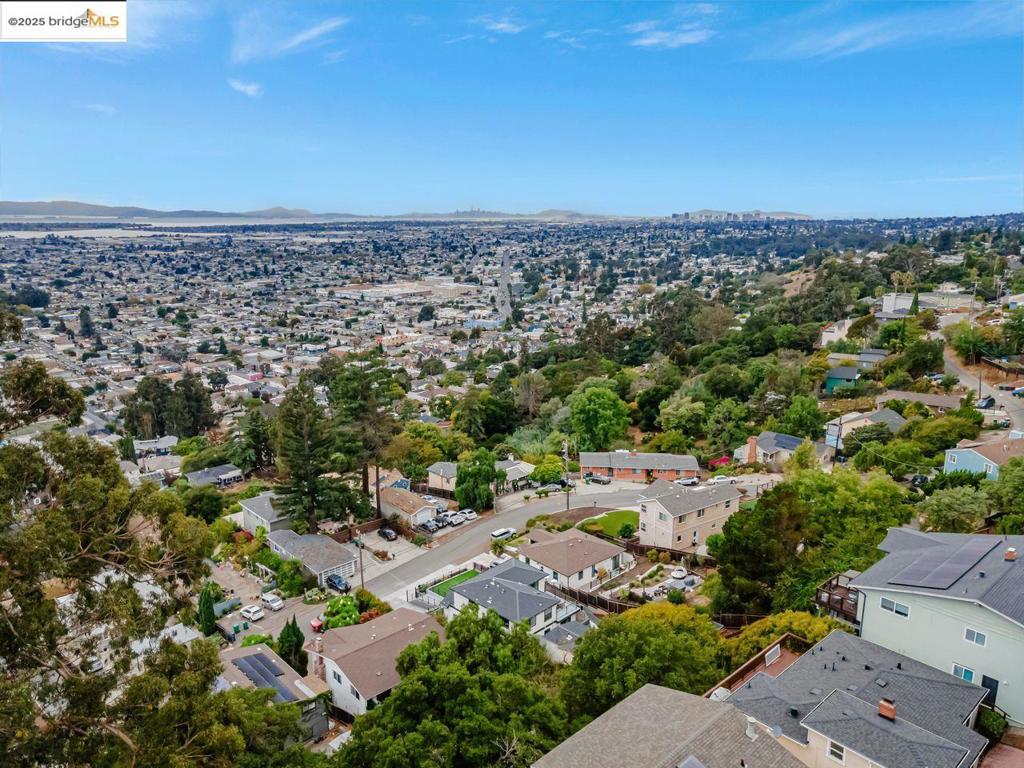 OAK KNOLL - Residential