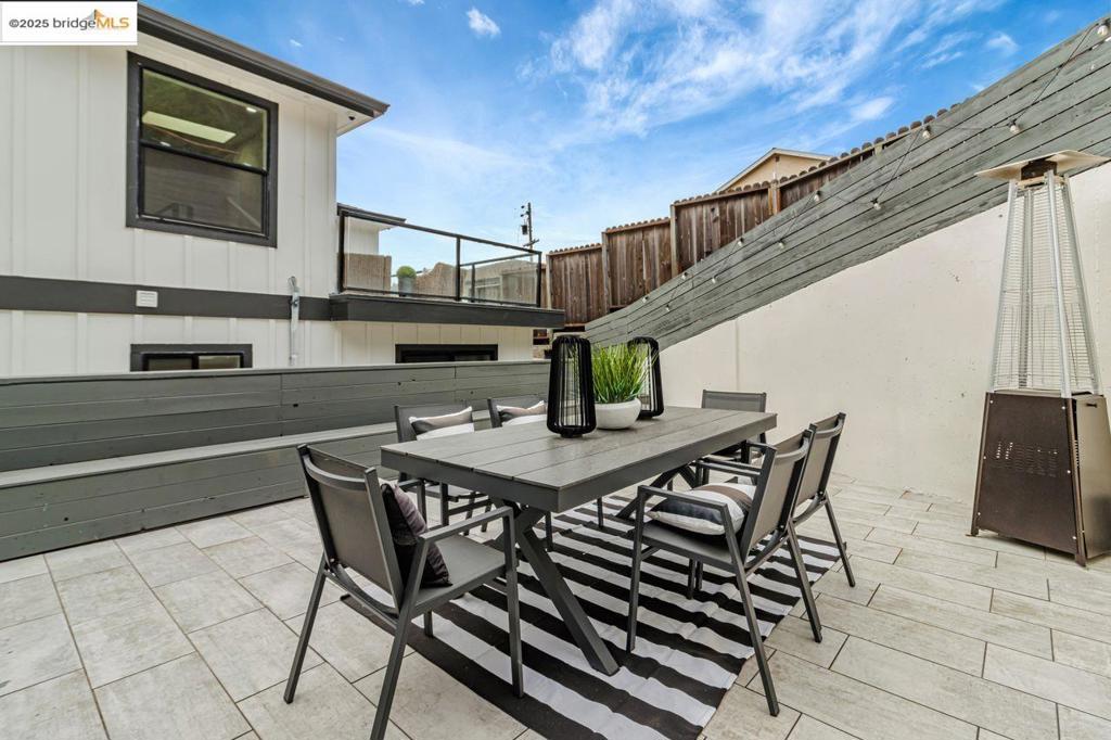 OAK KNOLL - Residential