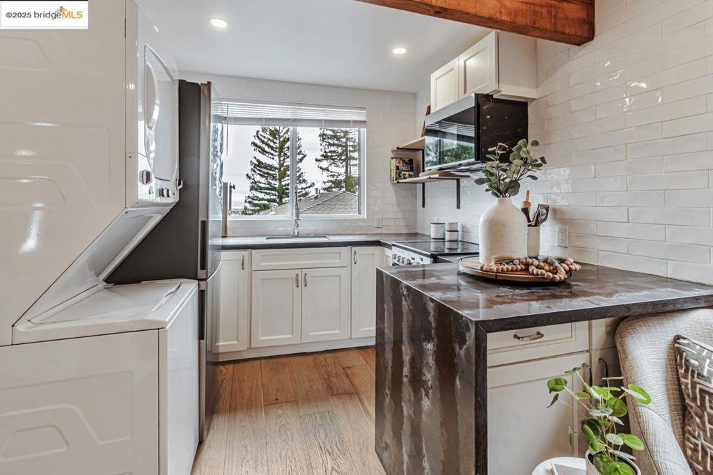 OAK KNOLL - Residential