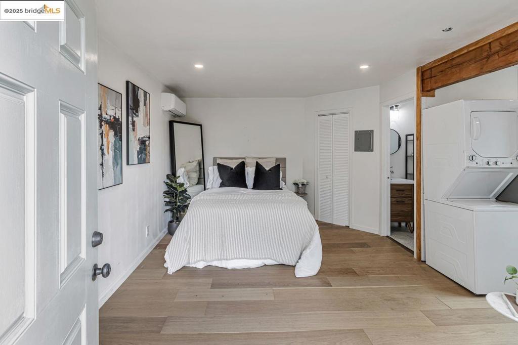 OAK KNOLL - Residential
