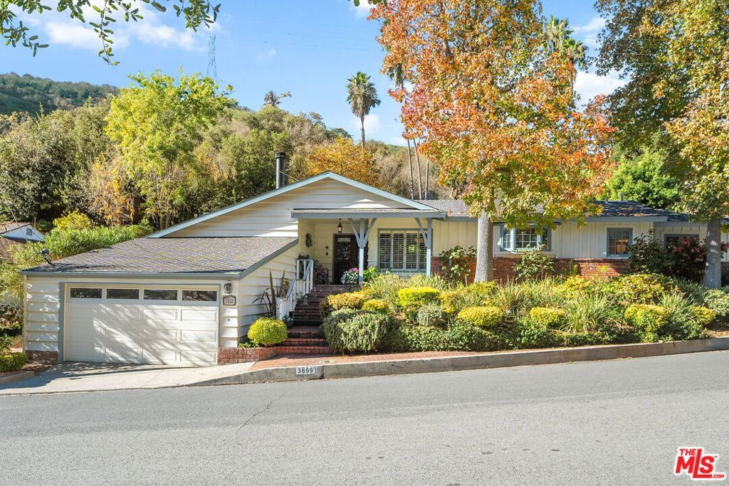 Photo of 3859 Mandeville Canyon Road, Los Angeles, CA 90049 (MLS # 26640971)