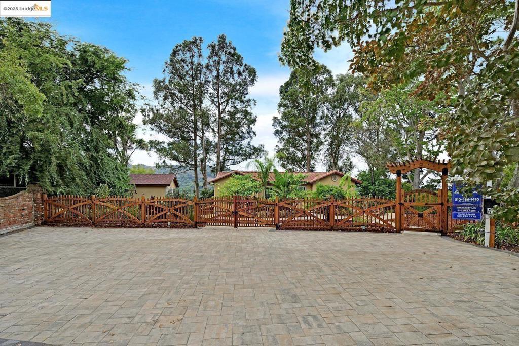 EL SOBRANTE - Residential