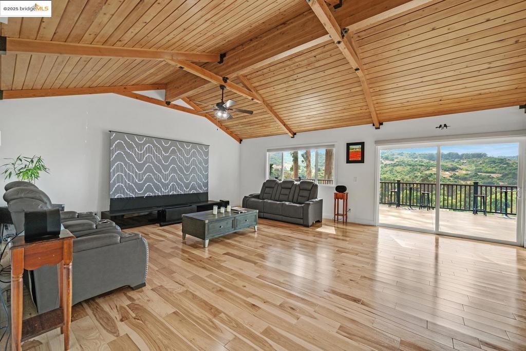 EL SOBRANTE - Residential
