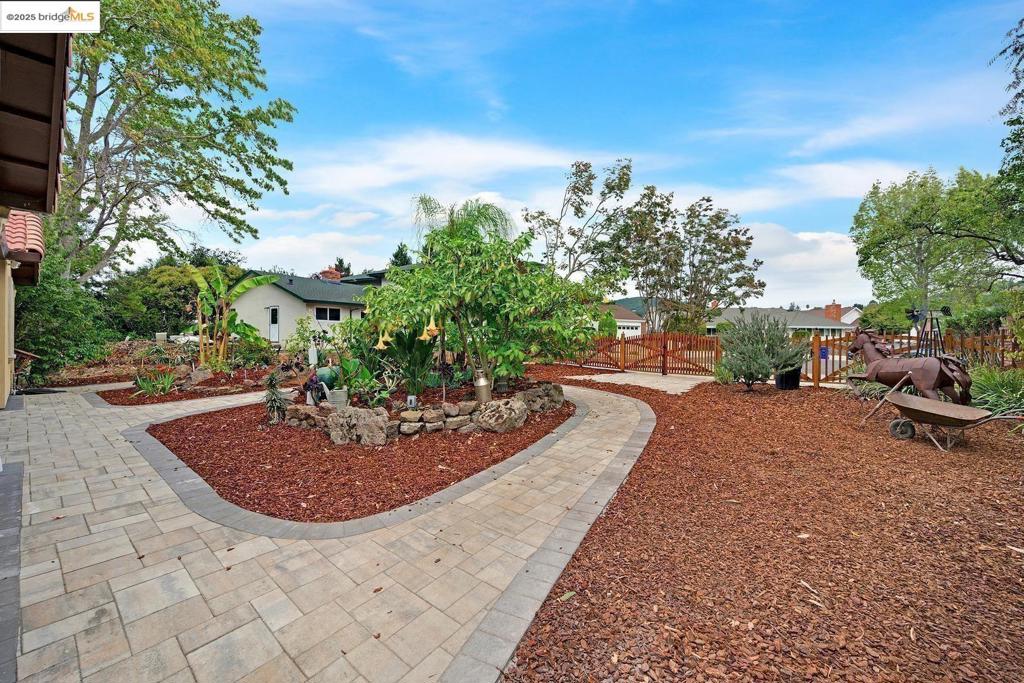 EL SOBRANTE - Residential