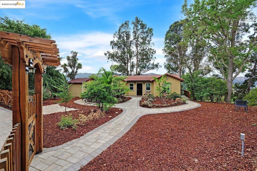 EL SOBRANTE - Residential