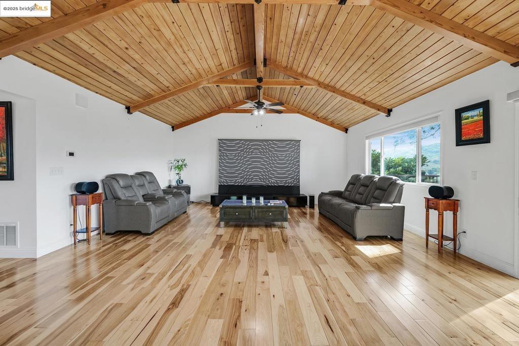 EL SOBRANTE - Residential