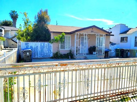 Photo of 860 W 73rd St. St, Los Angeles, CA 90044 (MLS # DW25270199)