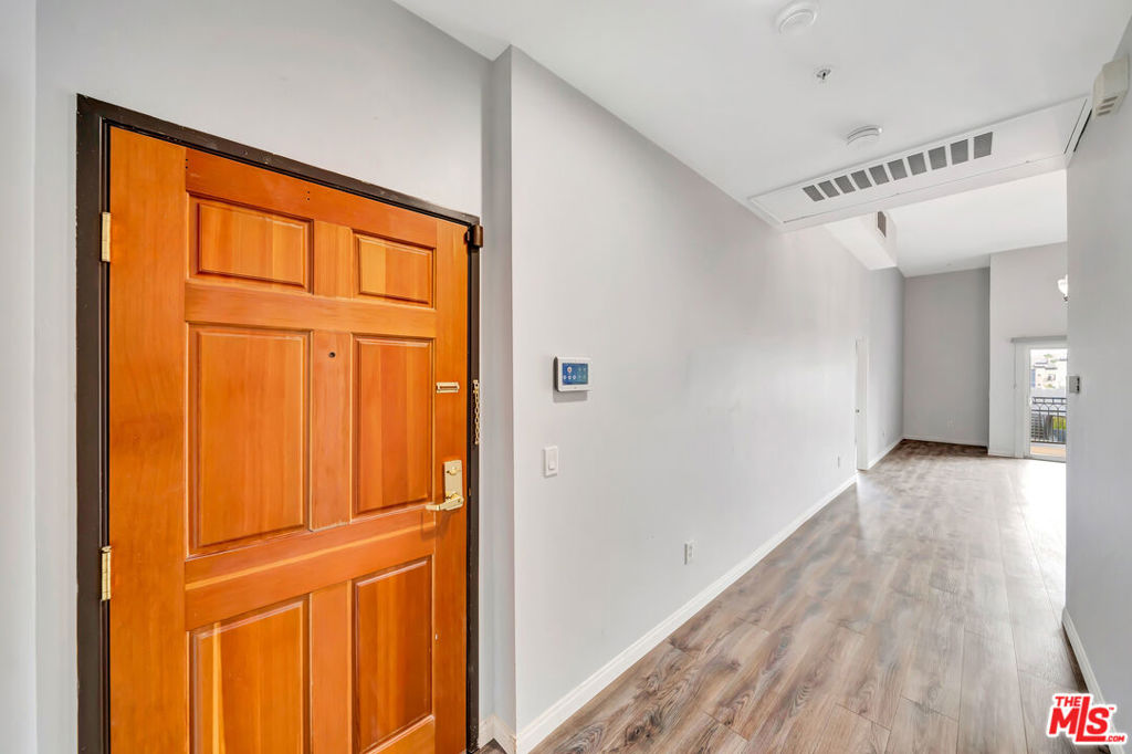 11124 Burbank Boulevard 311