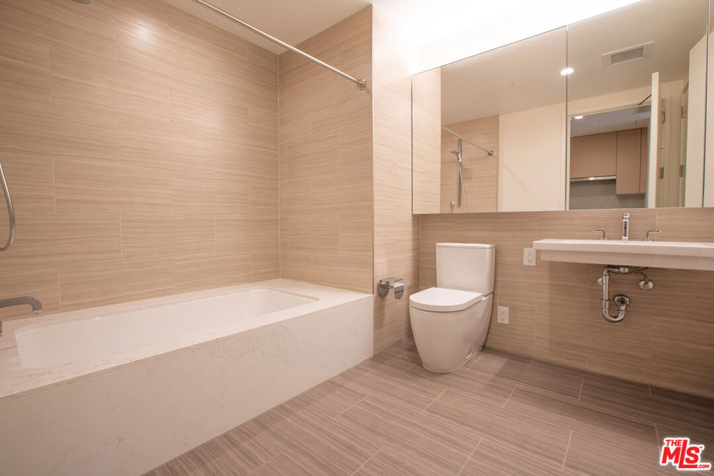 Metropolis Prop - Residential Lease