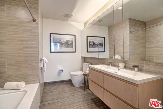 Metropolis Prop - Residential Lease